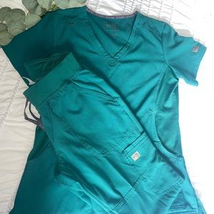 Scrub Set!